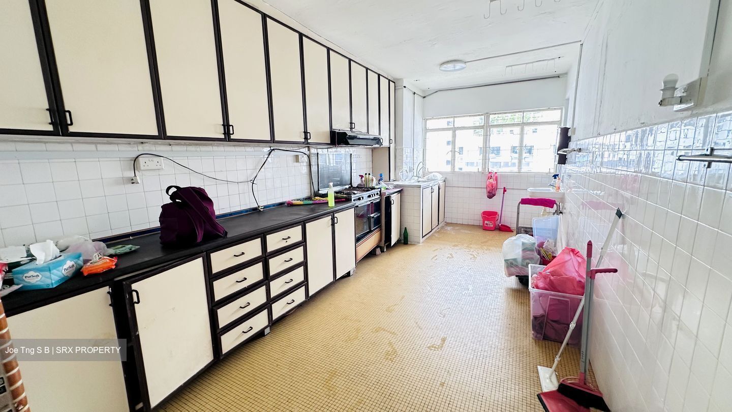 Blk 214 Bedok Town Centre (Bedok), HDB 3 Rooms #568864081